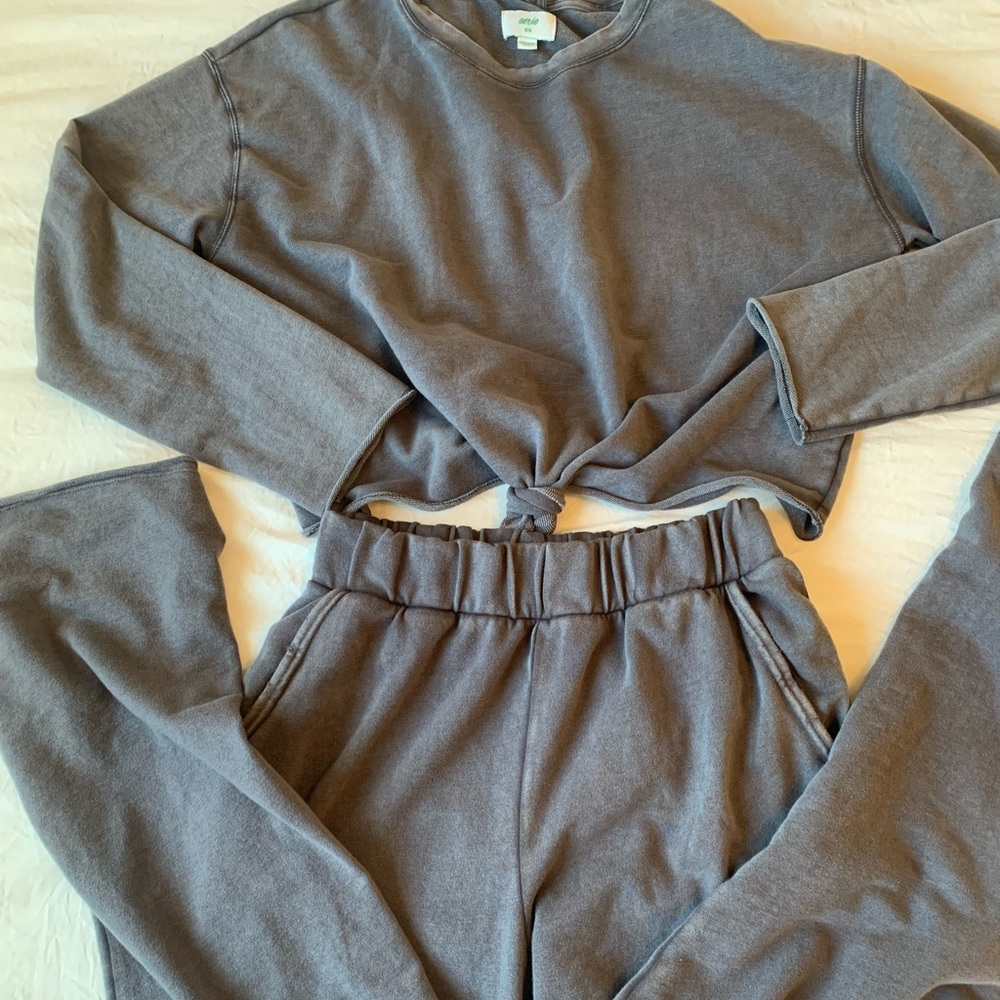 Aerie lounge set